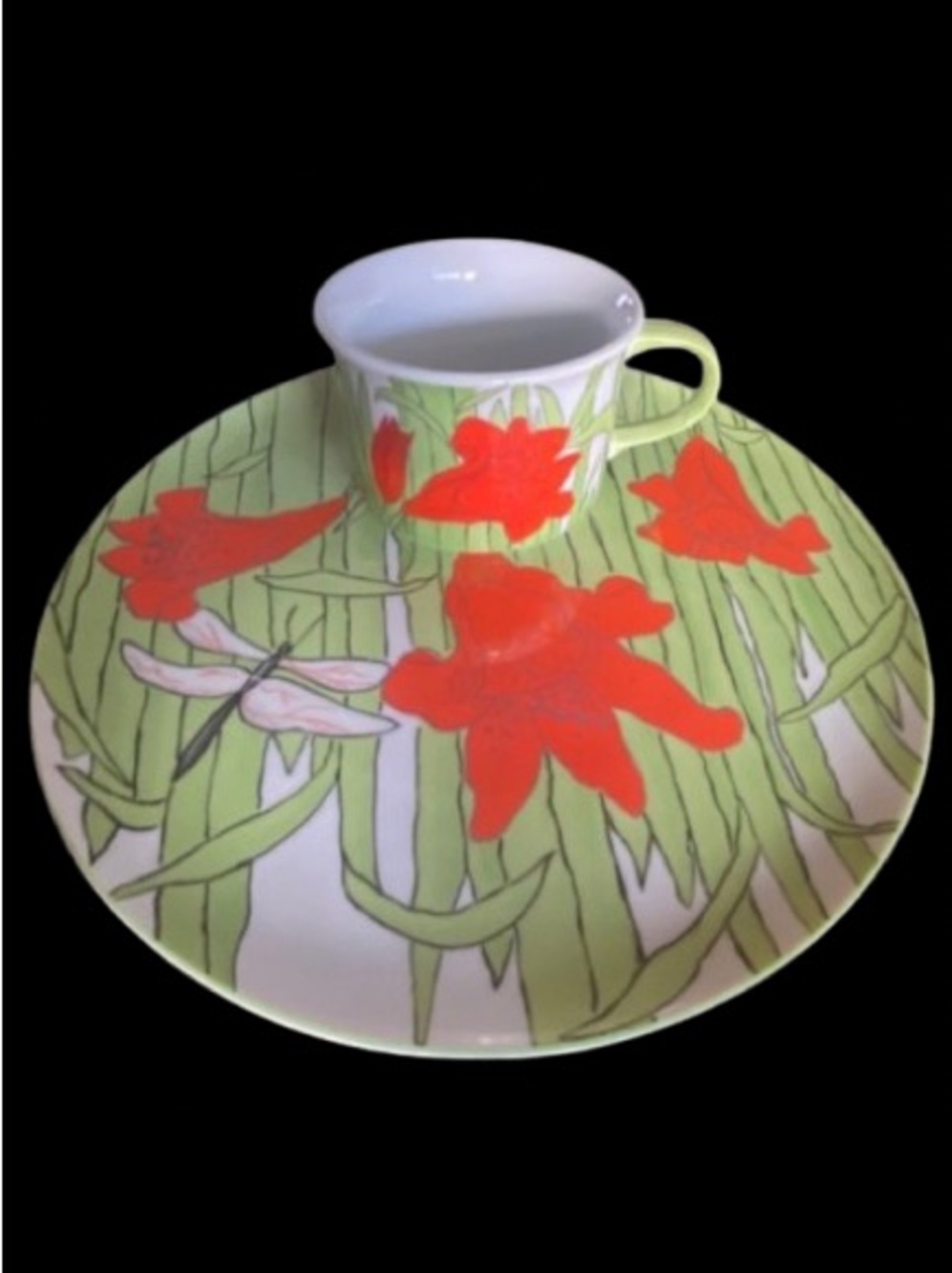Franci Villa Vanilla Palm Beach Dinner Plate With Cup Dragonflies & Red Flowers